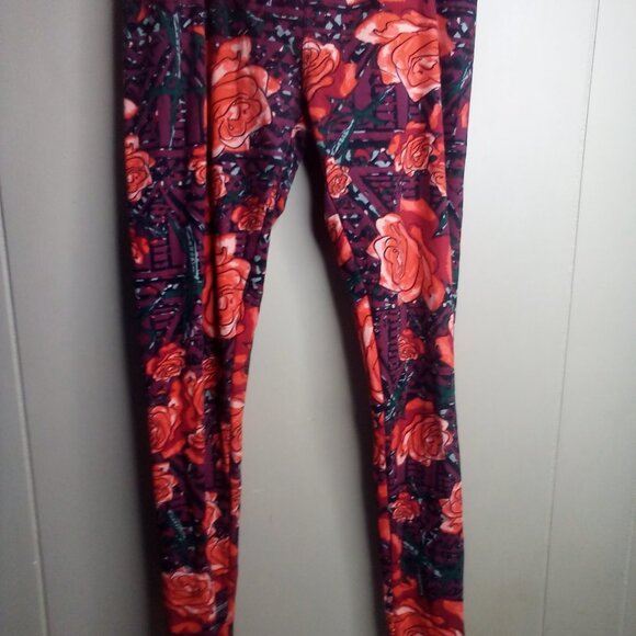 Lularoe Leggings Pants Lot of 2 One Size Hearts Flowers - Picture 12 of 12